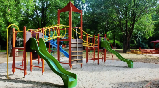 Playground e Tanques de Areia Infantil